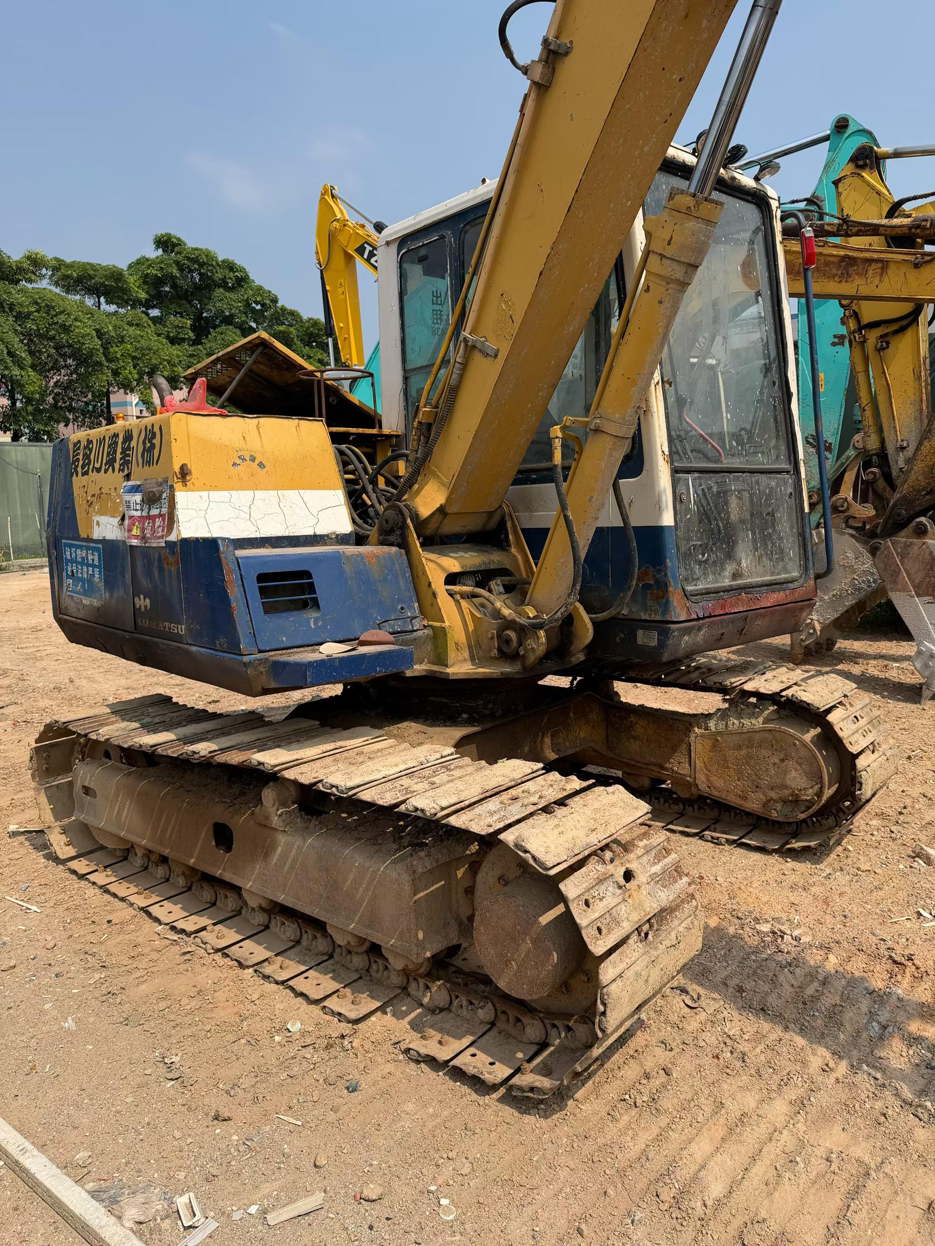 Buy Komatsu PC60-6 Used Excavator / 3 Buy Komatsu PC60-6 Used Excavator / 3