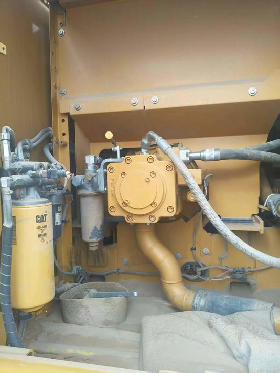 Buy Caterpillar 323 Used Excavator / 1