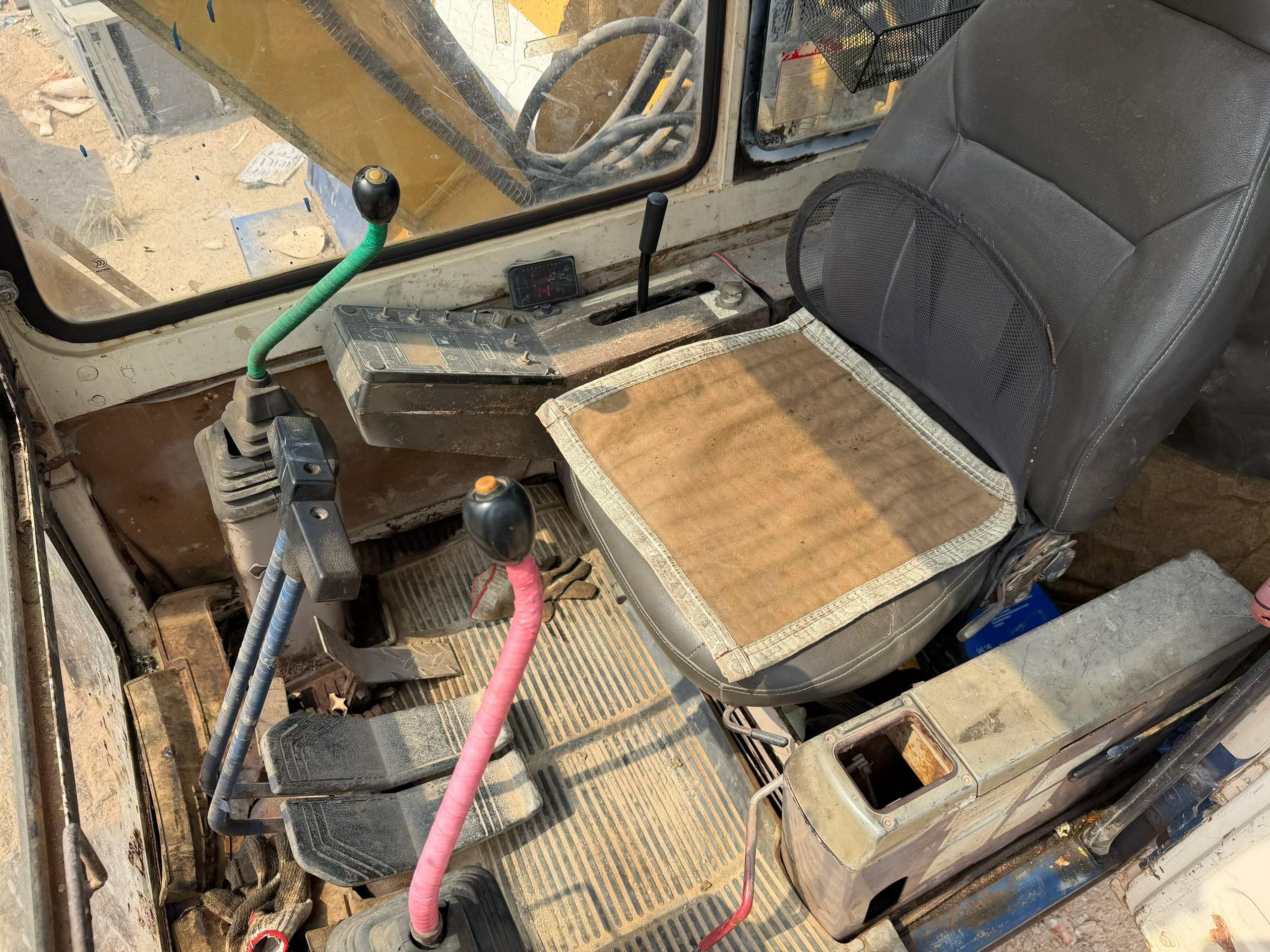 Buy Komatsu PC60-6 Used Excavator / 7 Buy Komatsu PC60-6 Used Excavator / 7