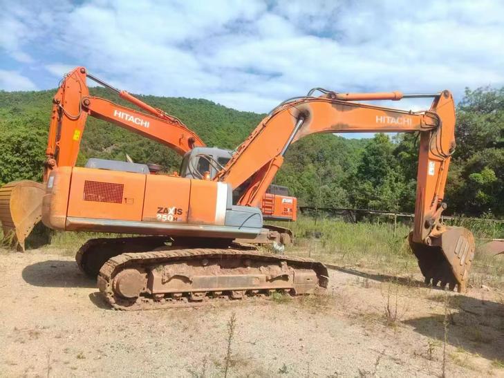 Buy Hitachi ZW250 Used Excavator / 1