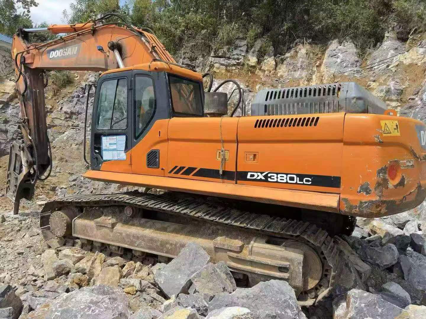 شراء Doosan DX380 مستعمل حفارة