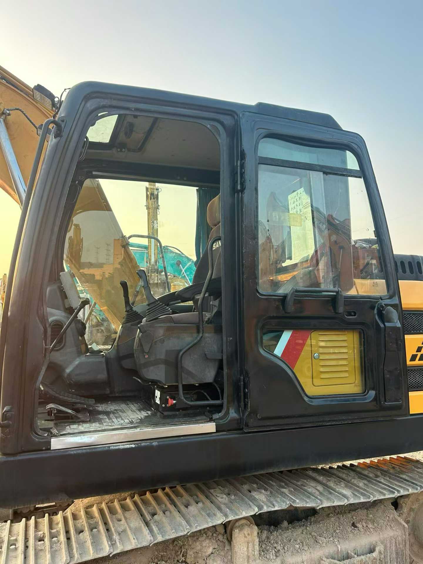 Buy Sany SY135 Used Excavator / 5 Buy Sany SY135 Used Excavator / 5