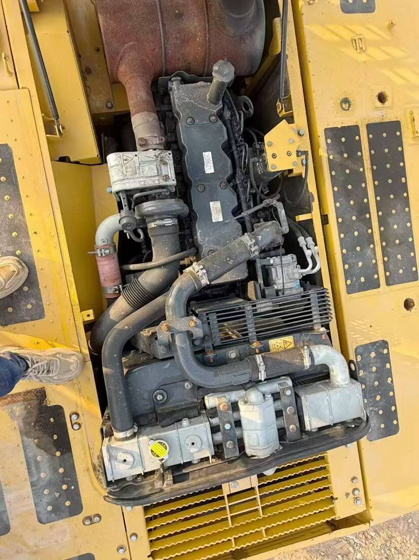 Buy Komatsu PC220-8 Used Excavator / 6 Buy Komatsu PC220-8 Used Excavator / 6