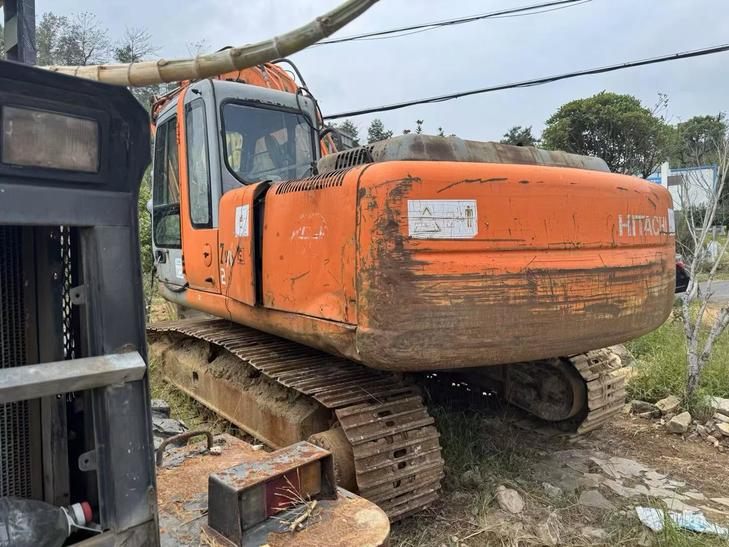 Buy Hitachi ZX200-6 Used Excavator / 1