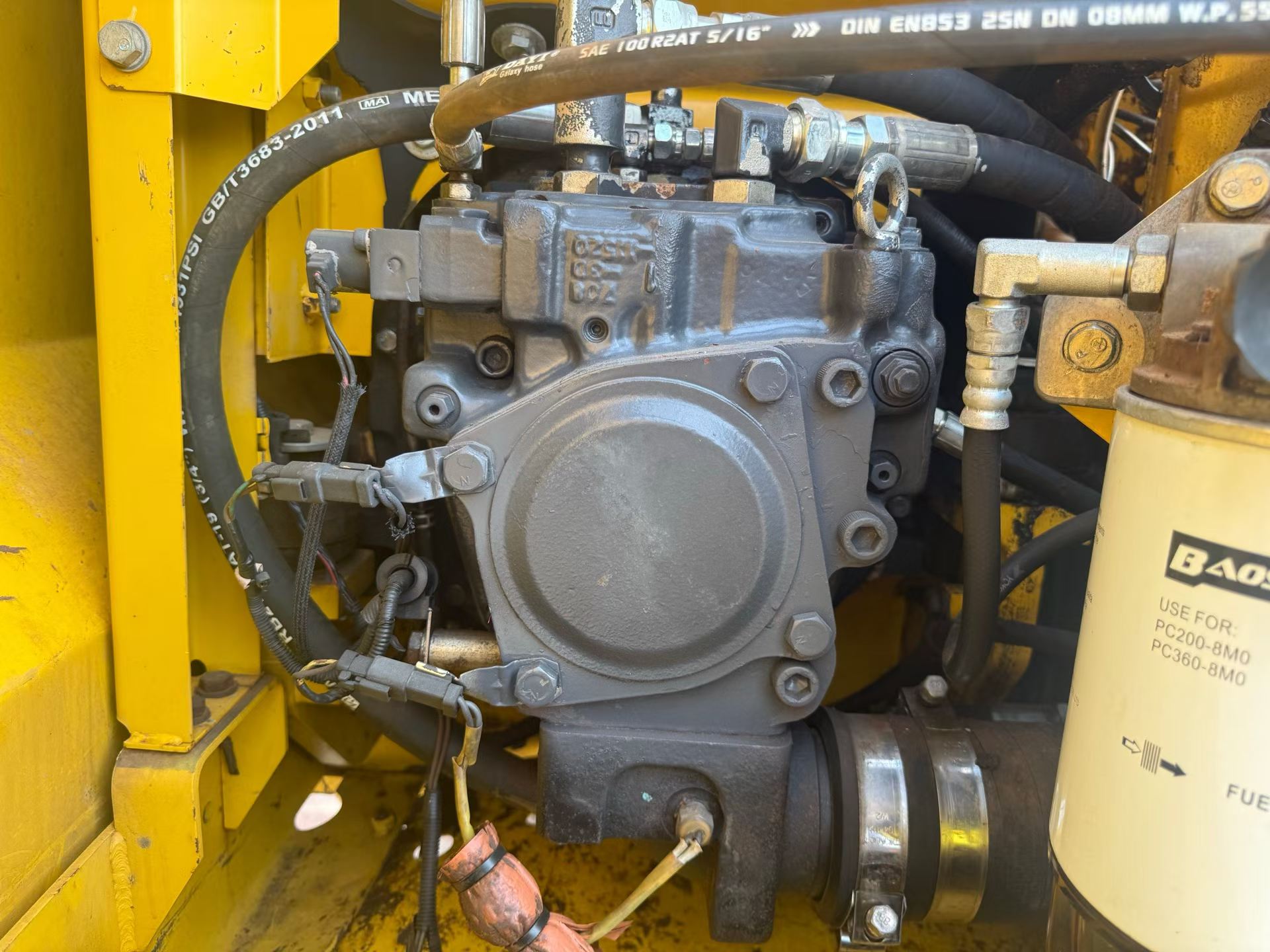 Compre Excavadora Komatsu PC130-8 Usada / 8 Compre Excavadora Komatsu PC130-8 Usada / 8