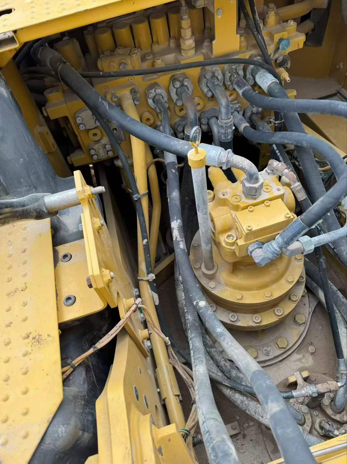 Buy Caterpillar 323 Used Excavator / 8 Buy Caterpillar 323 Used Excavator / 8