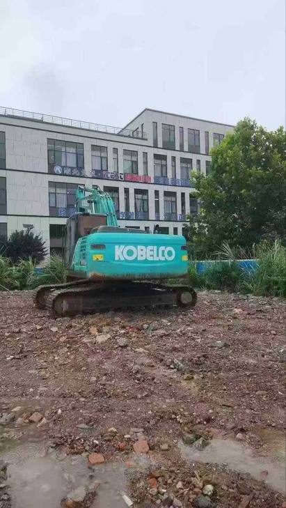 Buy Kobelco SK210 Used Excavator / 1