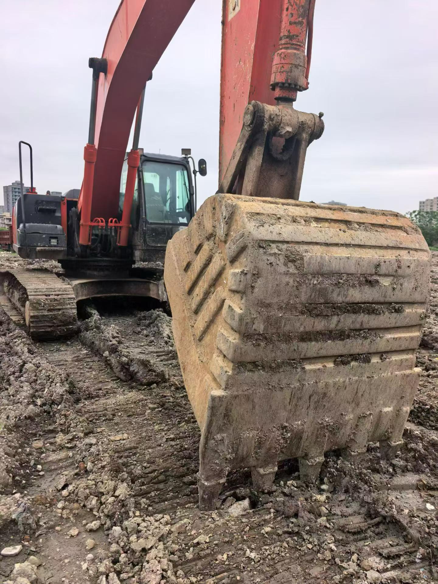 Buy Hitachi ZX240 Used Excavator / 9