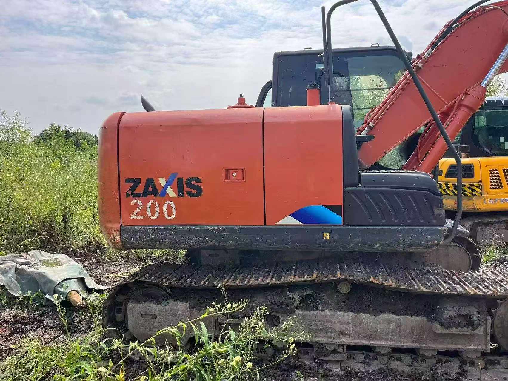 شراء حفارة Hitachi EX120 مستعملة / 3
