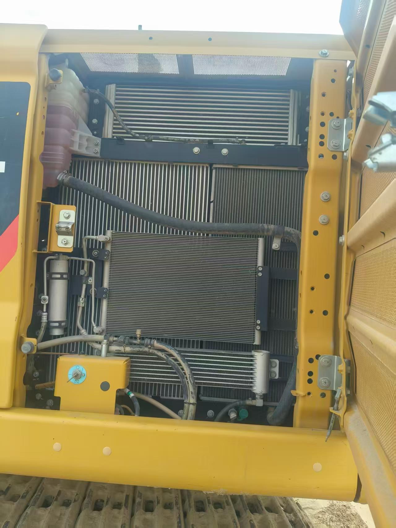 Buy Caterpillar 323 Used Excavator / 2 Buy Caterpillar 323 Used Excavator / 2
