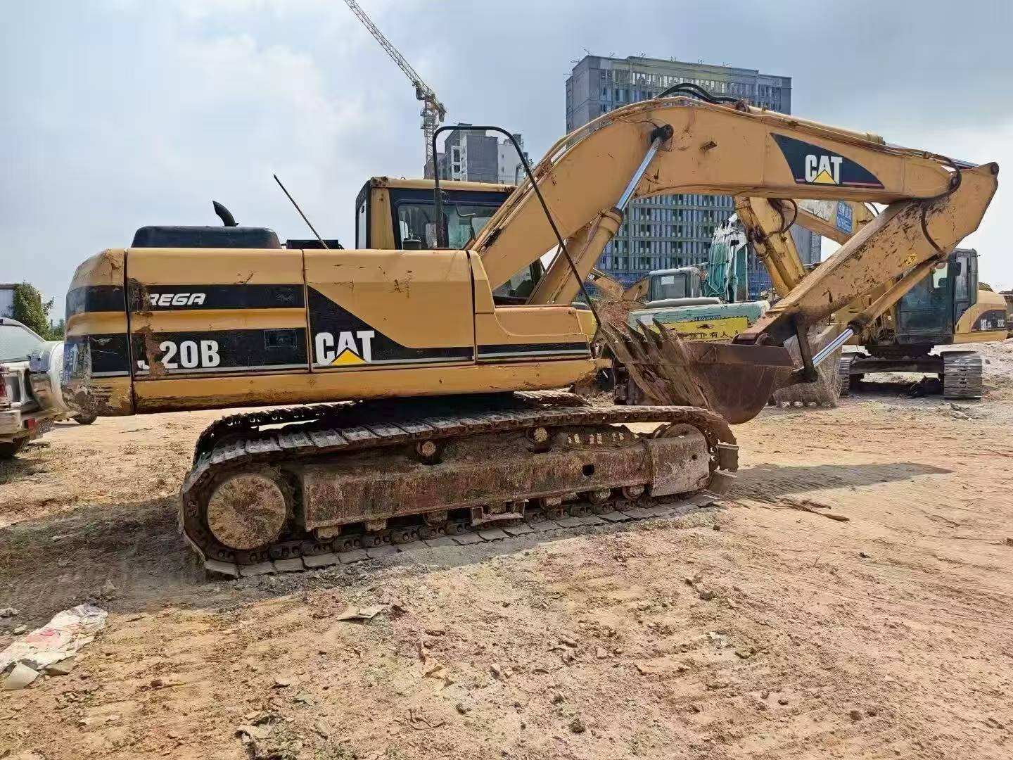 Buy Caterpillar 320B Used Excavator / 1