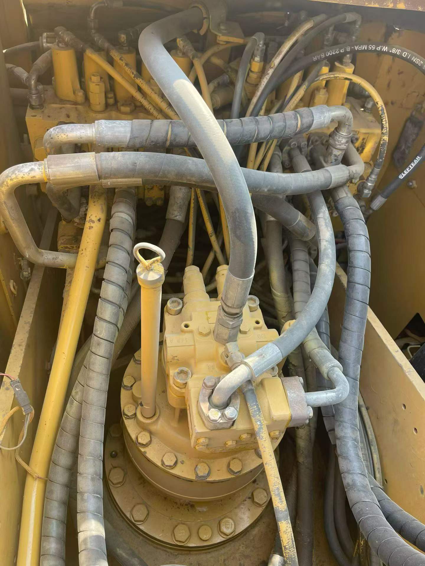 Compre Excavadora Caterpillar 323D2L Usada / 8
