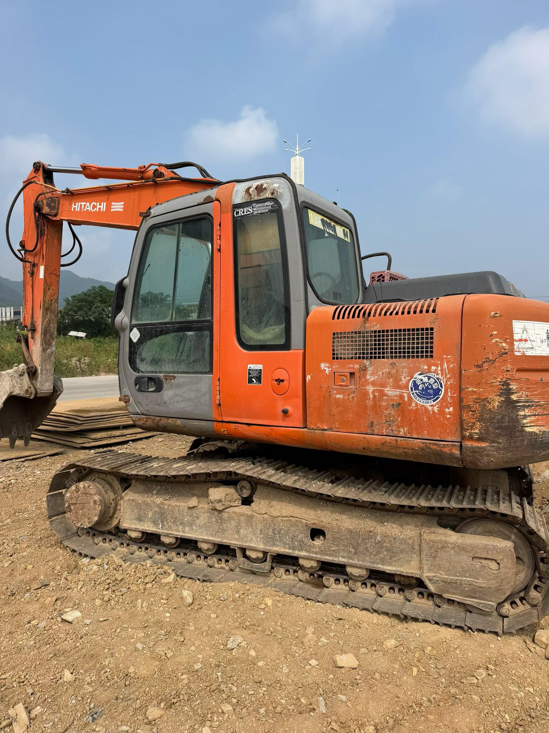 Buy Hitachi EX120-6 Used Excavator / 1