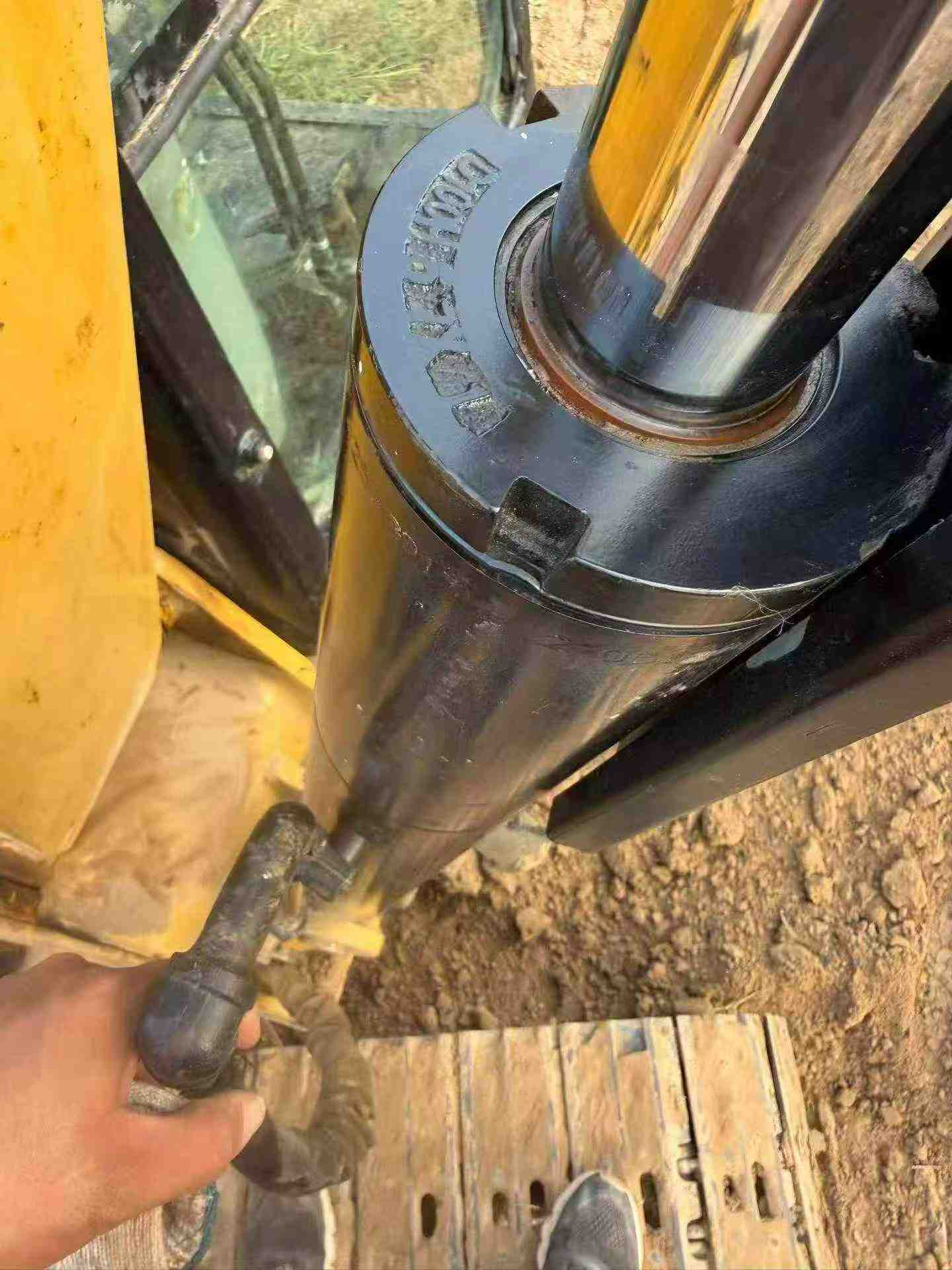 Buy Caterpillar 305.5 Used Excavator / 4 Buy Caterpillar 305.5 Used Excavator / 4
