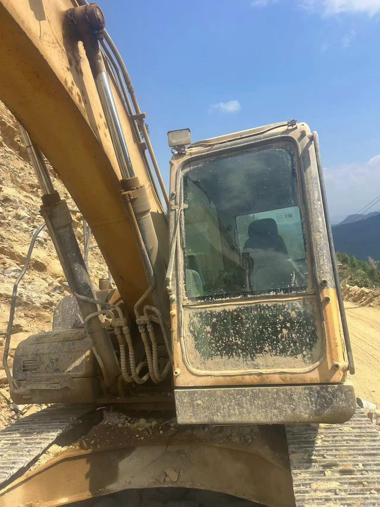 Buy XCMG XE215 Used Excavator / 7