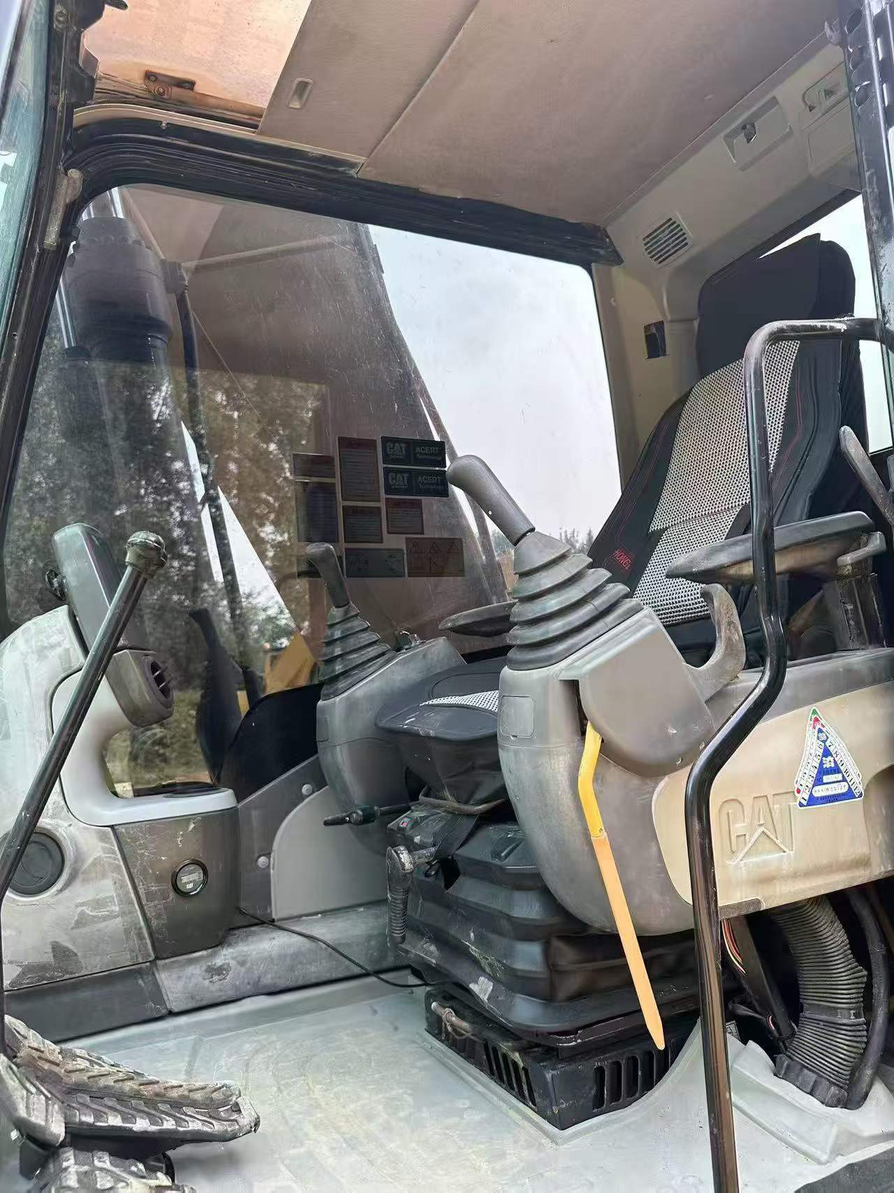 Compre Excavadora Caterpillar 323D2L Usada / 5