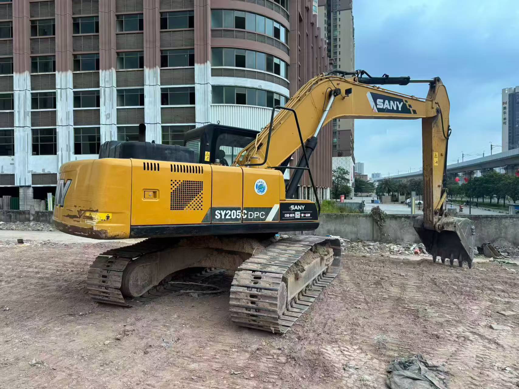Buy Sany SY205C Used Excavator / 1