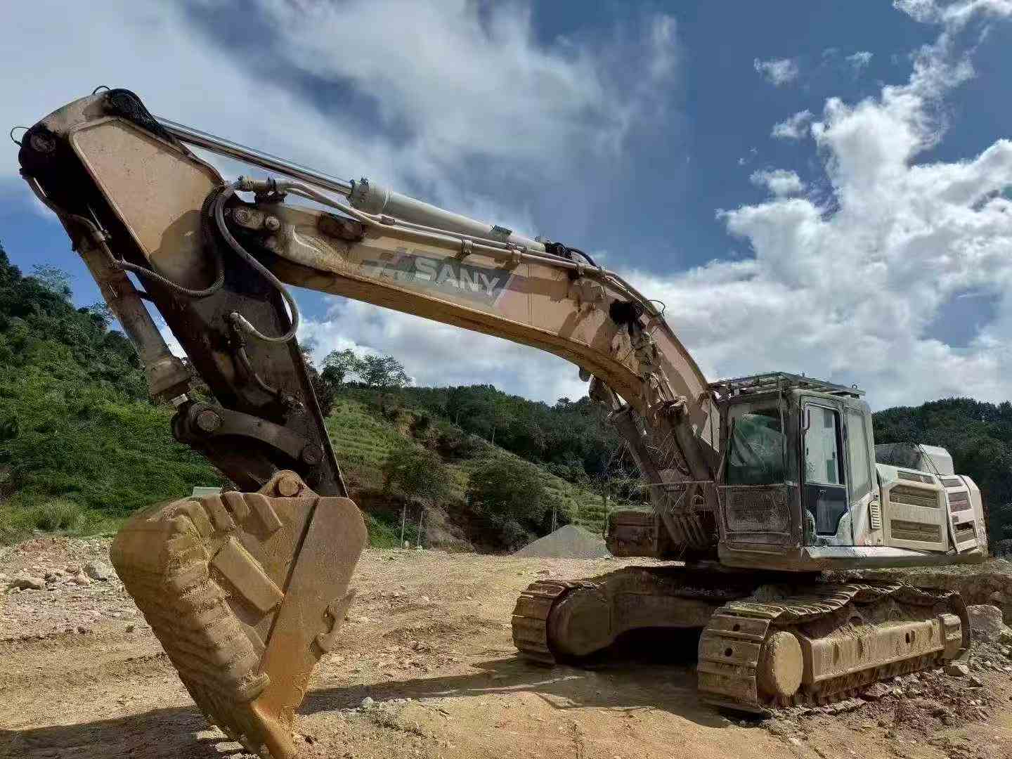 Buy Sany SY550H Used Excavator / 2