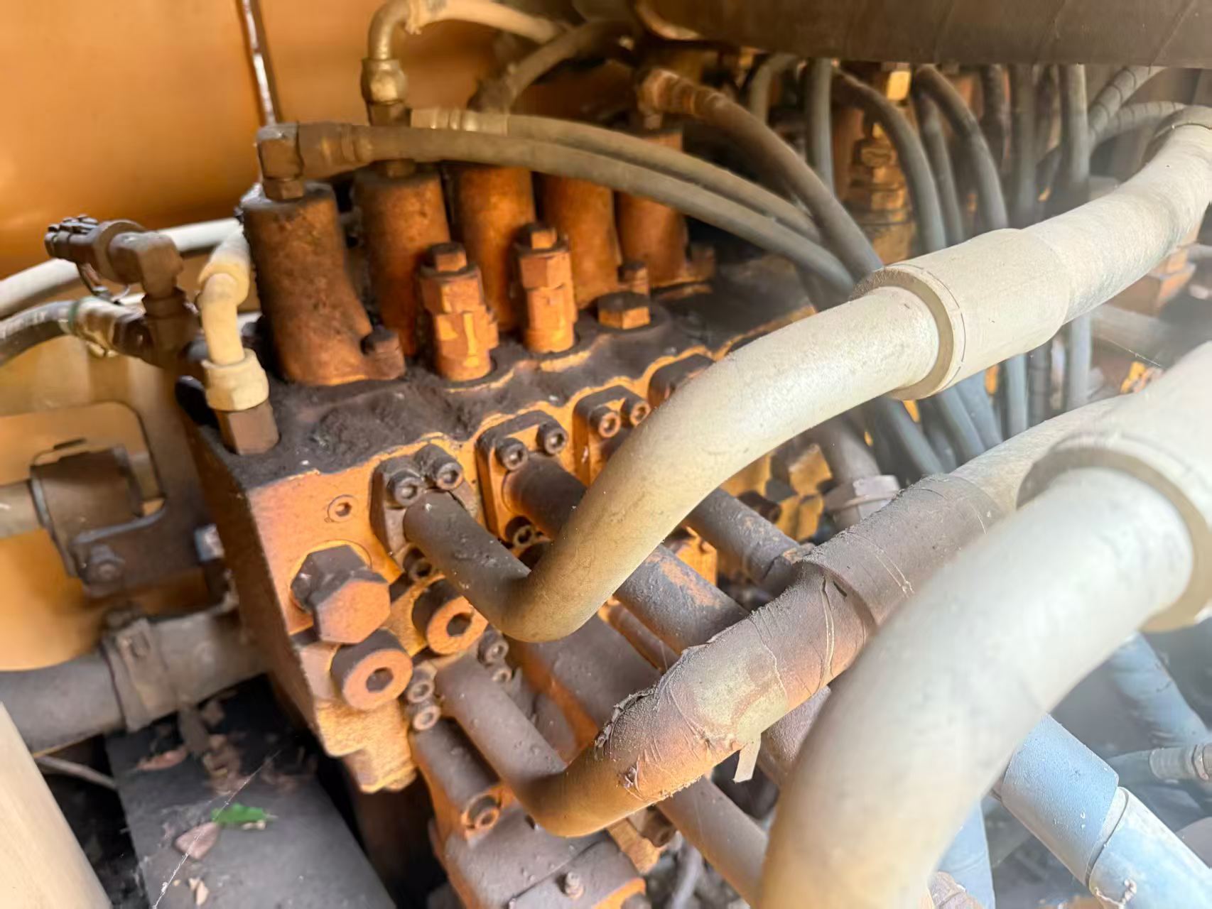 Buy Caterpillar 330B Used Excavator / 2 Buy Caterpillar 330B Used Excavator / 2