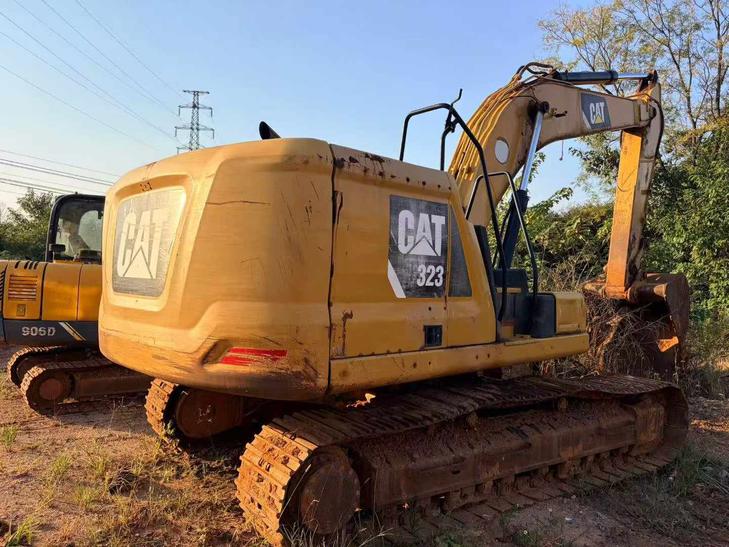 Buy Caterpillar 323 Used Excavator / 1