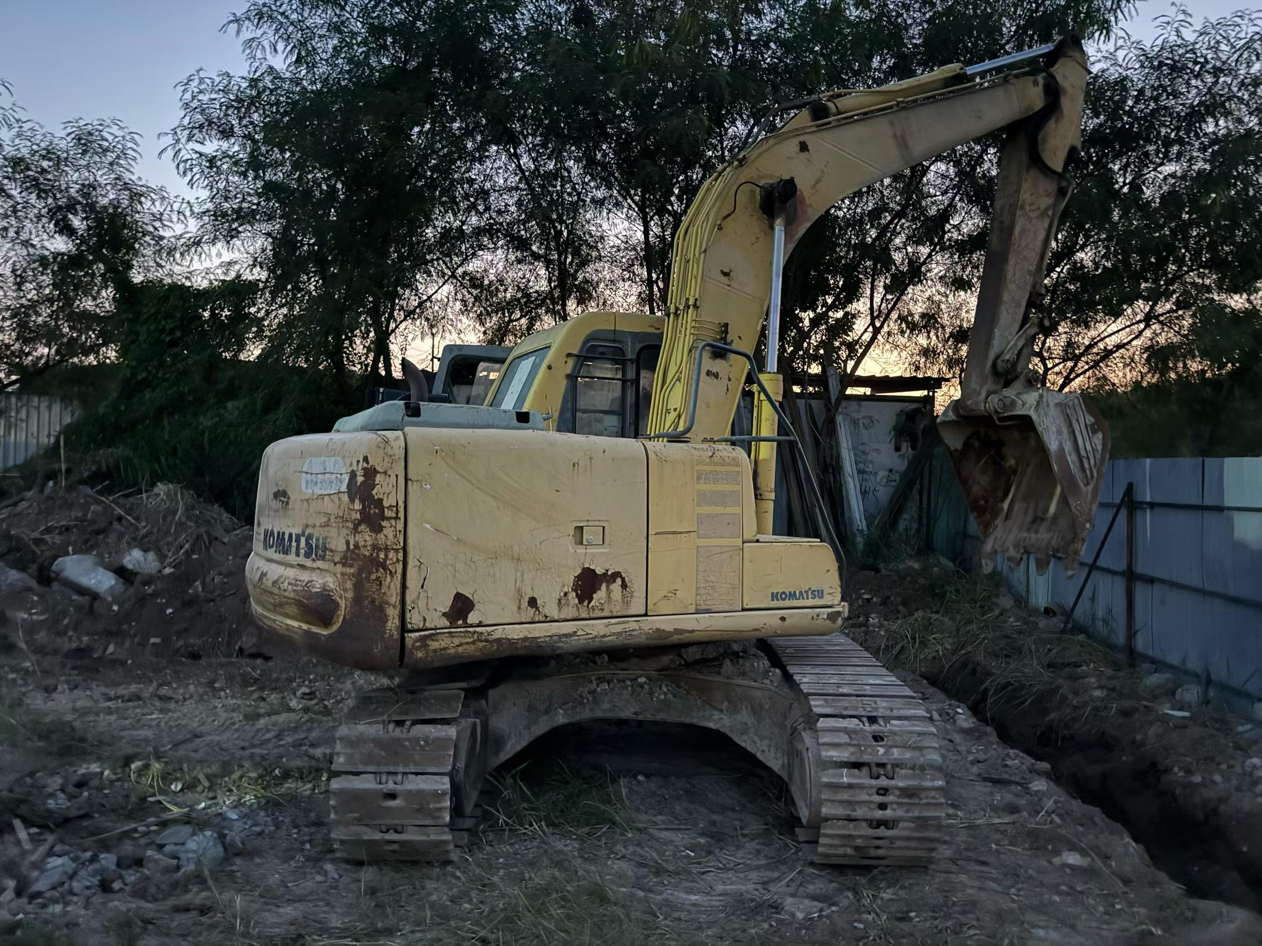 Buy Komatsu PC100-6 Used Excavator / 2 Buy Komatsu PC100-6 Used Excavator / 2