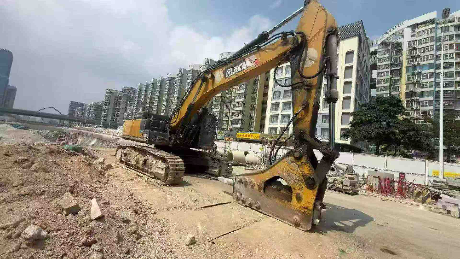 Buy XCMG XE490D Used Excavator / 2 Buy XCMG XE490D Used Excavator / 2