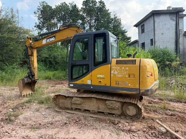 Buy XCMG XE75C Used Excavator / 1