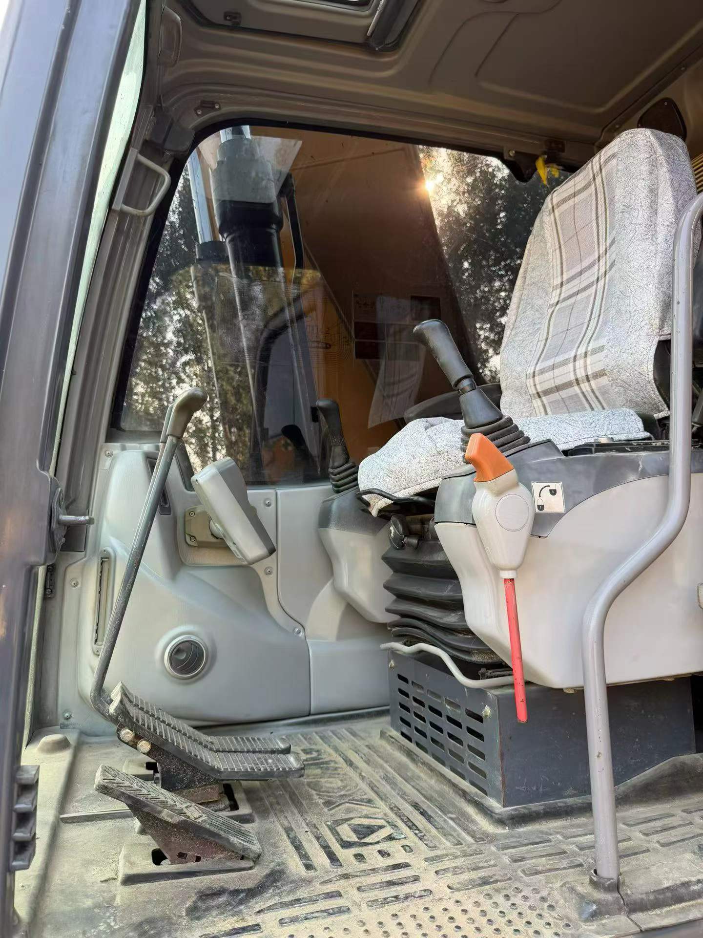 Buy XCMG XE215 Used Excavator / 9 Buy XCMG XE215 Used Excavator / 9