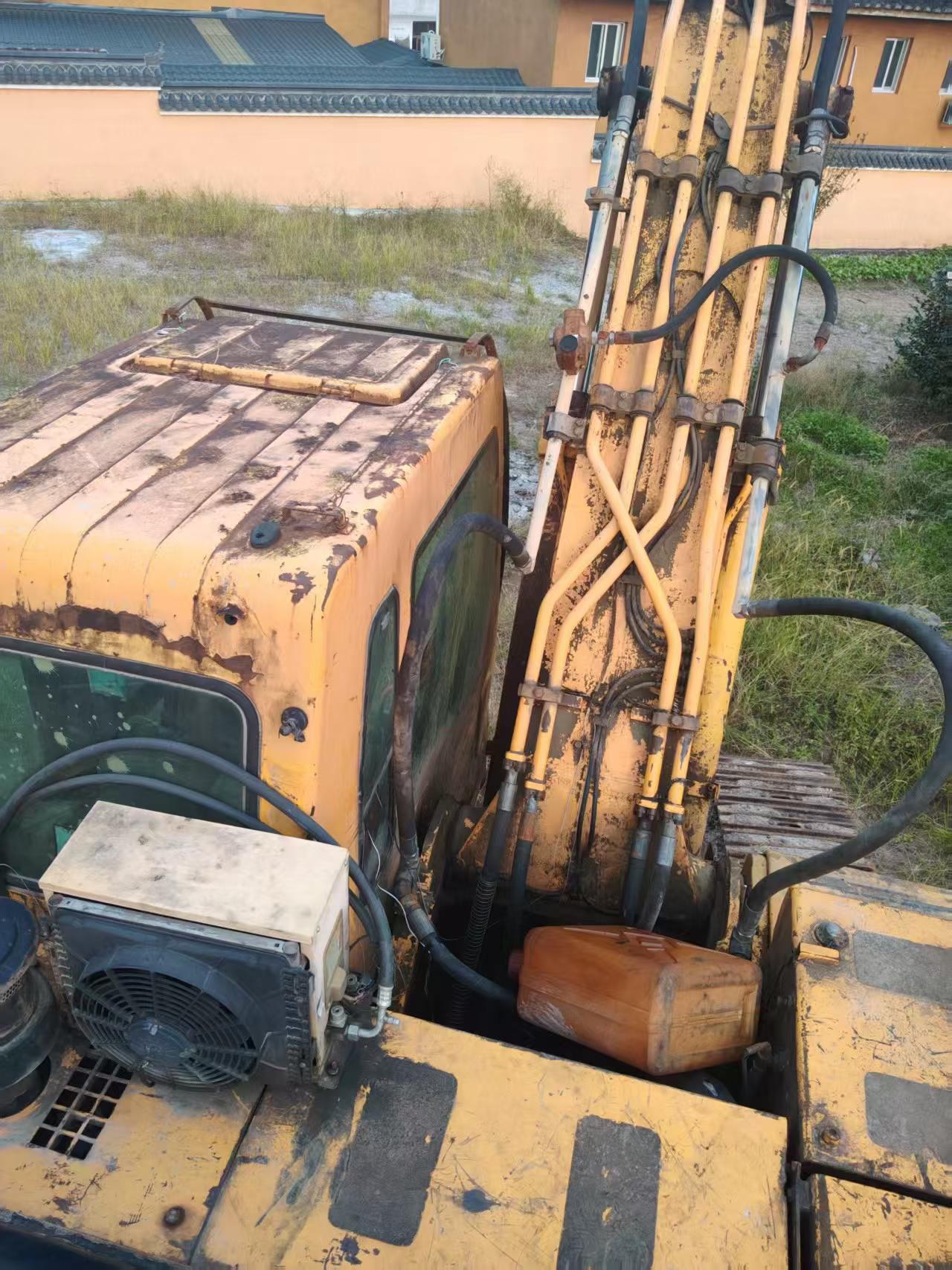Buy Hyundai R225-7 Used Excavator / 4 Buy Hyundai R225-7 Used Excavator / 4