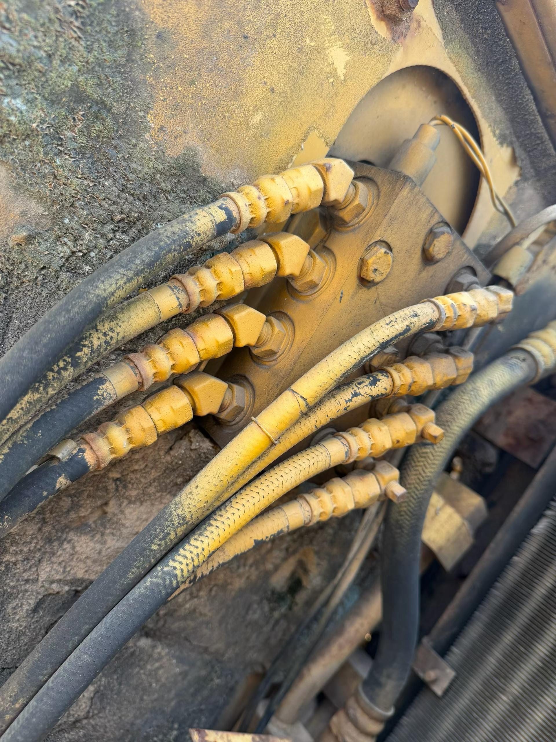 Buy Komatsu PC60-6 Used Excavator / 4 Buy Komatsu PC60-6 Used Excavator / 4