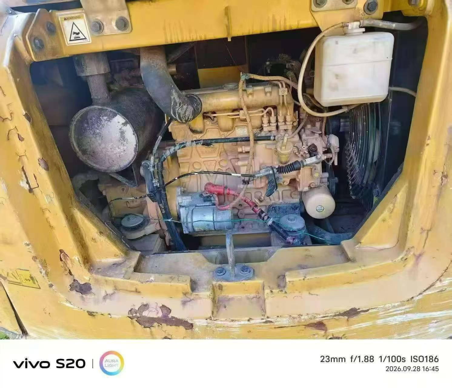 شراء حفارة Caterpillar 305.5 مستعملة / 5