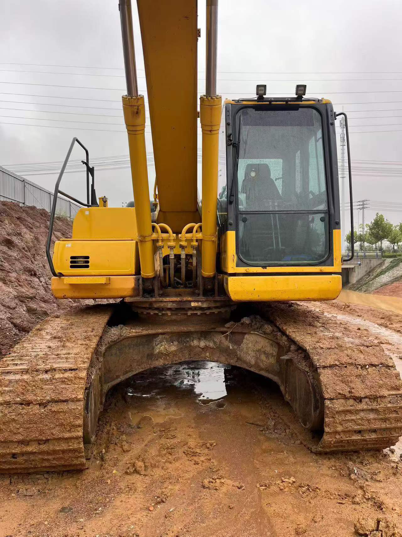 Buy Komatsu PC200 Used Excavator / 5 Buy Komatsu PC200 Used Excavator / 5