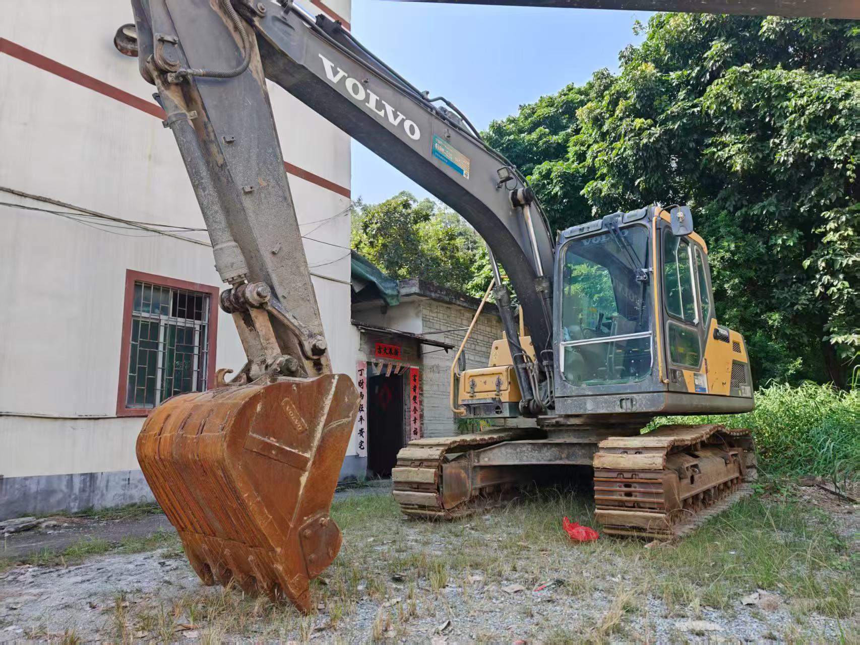 شراء Volvo EC140 مستعمل حفارة