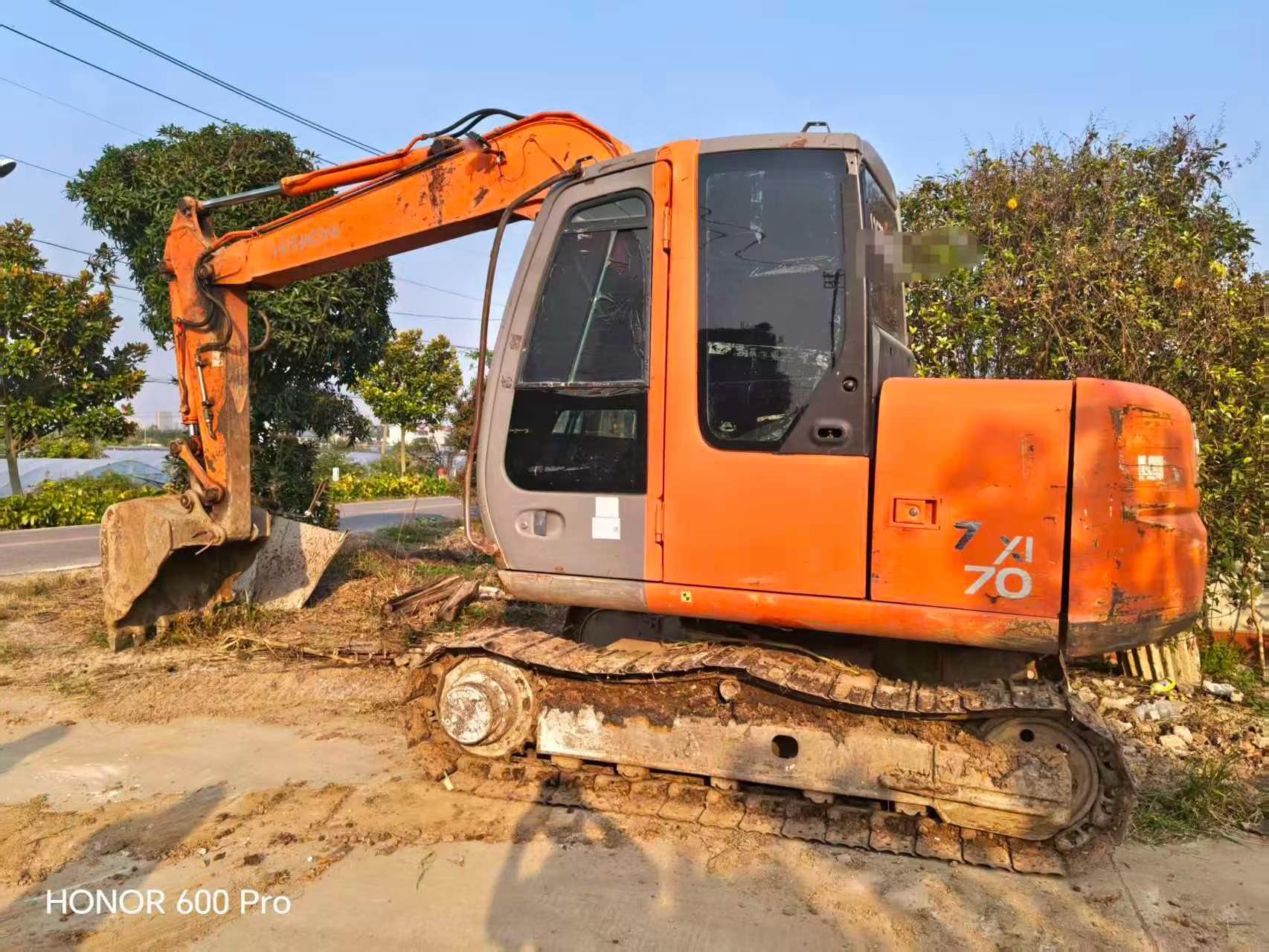 Buy Hitachi EX70 Used Excavator / 1