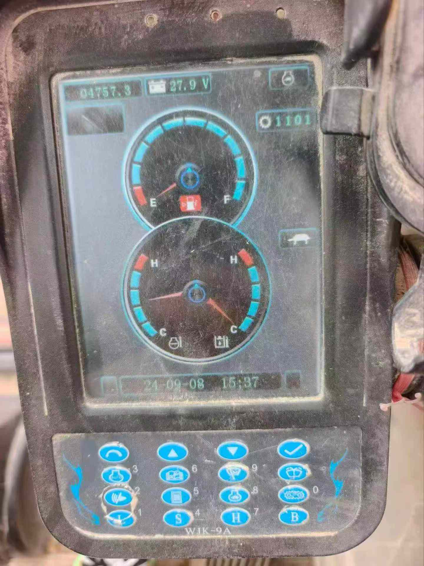 Compre Escavadeira XCMG XE150 Usada / 4