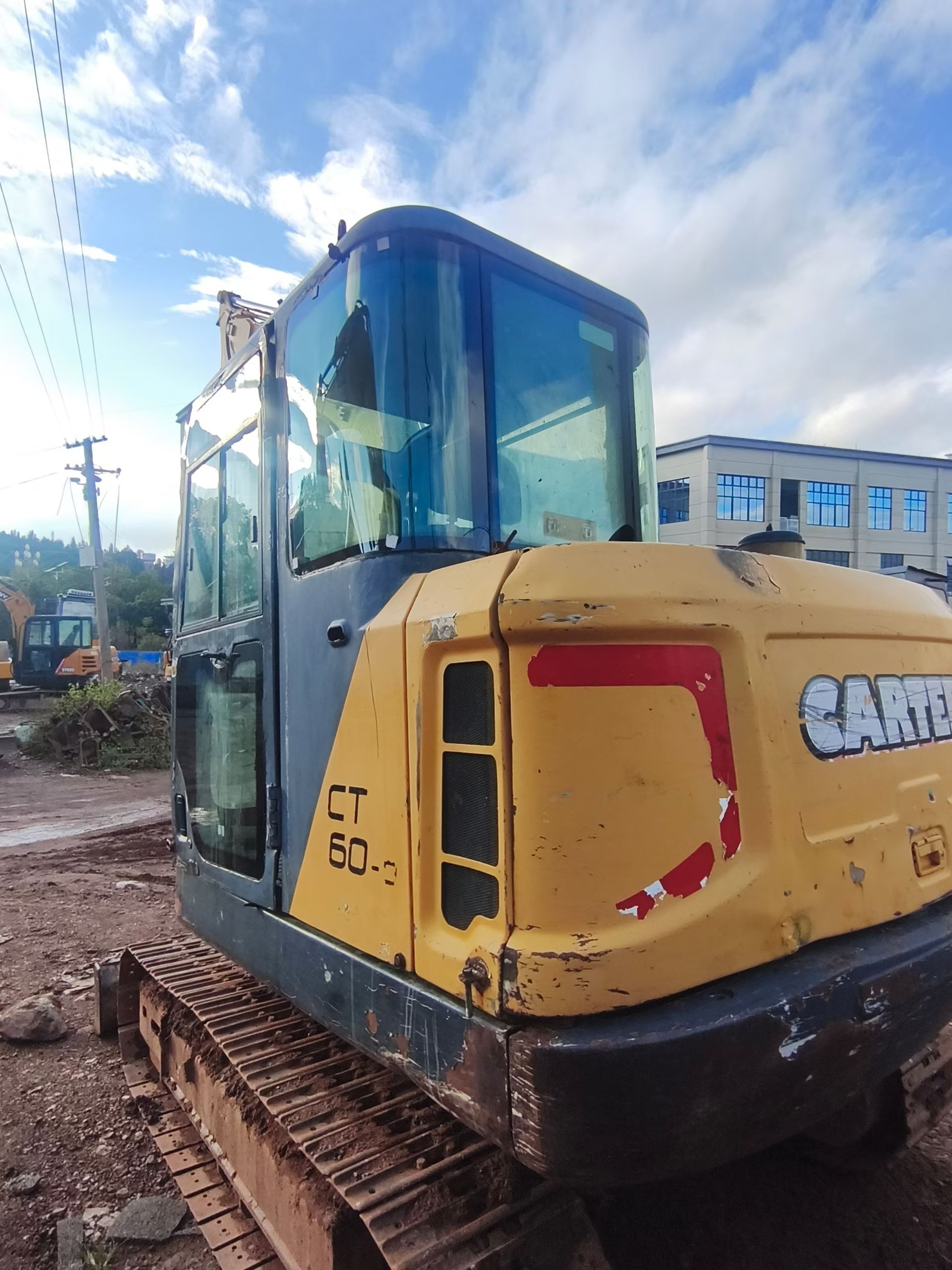 شراء حفارة Caterpillar CT60-9 مستعملة / 6