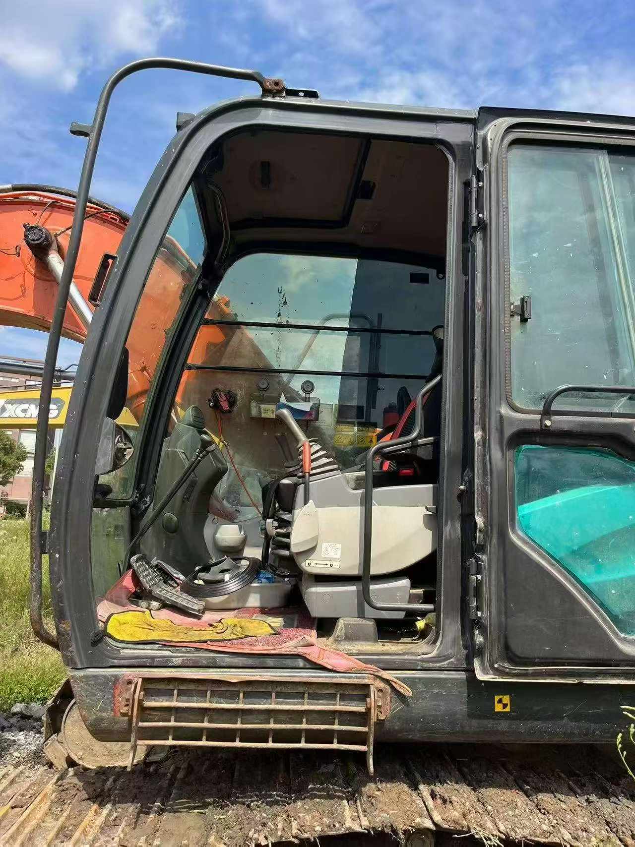شراء حفارة Hitachi EX120 مستعملة / 9
