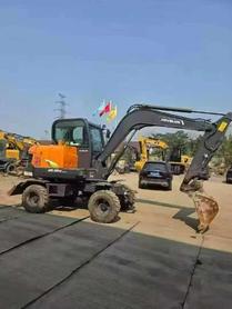Buy Doosan DH60 Used Excavator / 2 Buy Doosan DH60 Used Excavator / 2