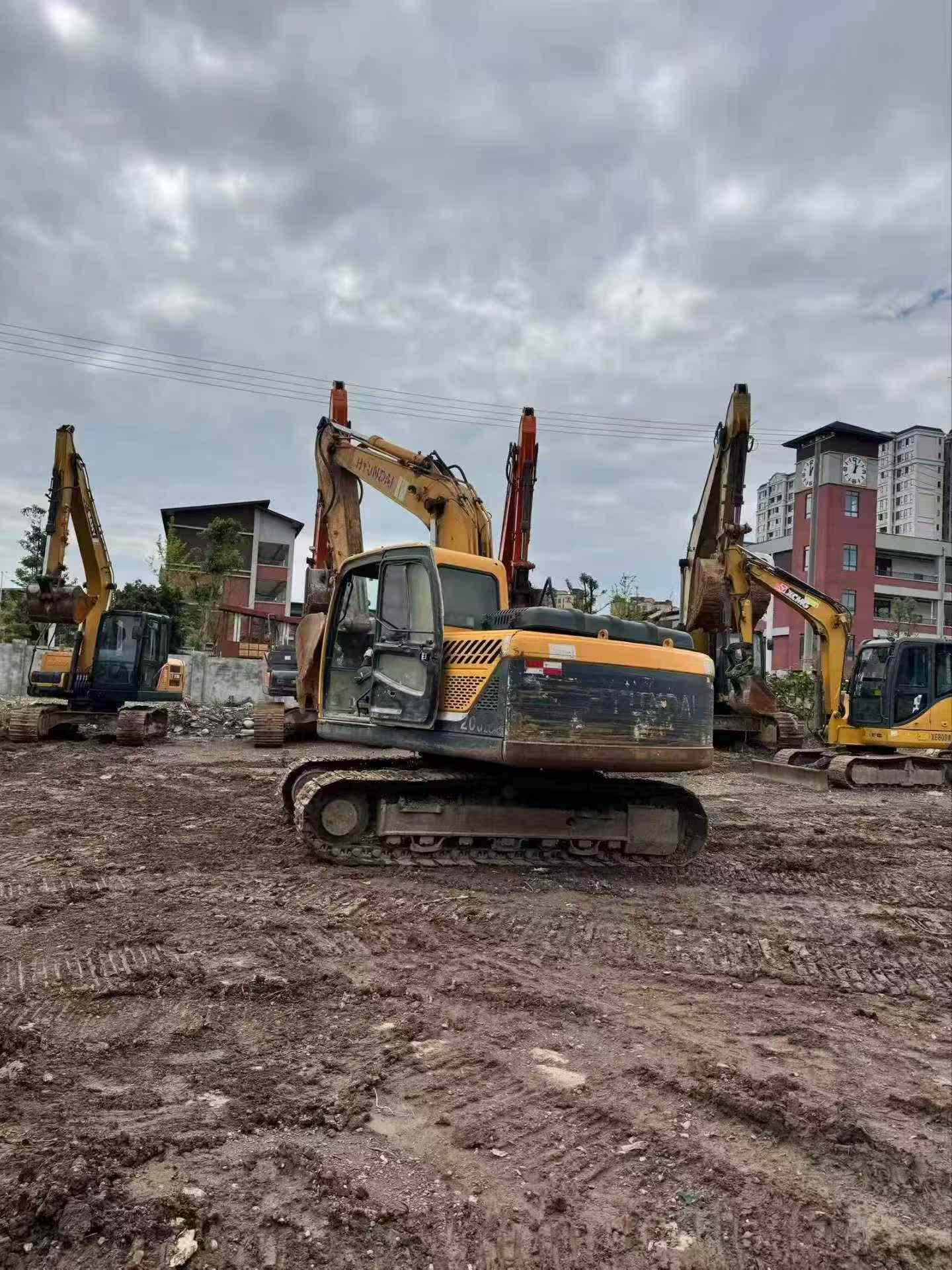 Buy Hyundai R150-7 Used Excavator / 1
