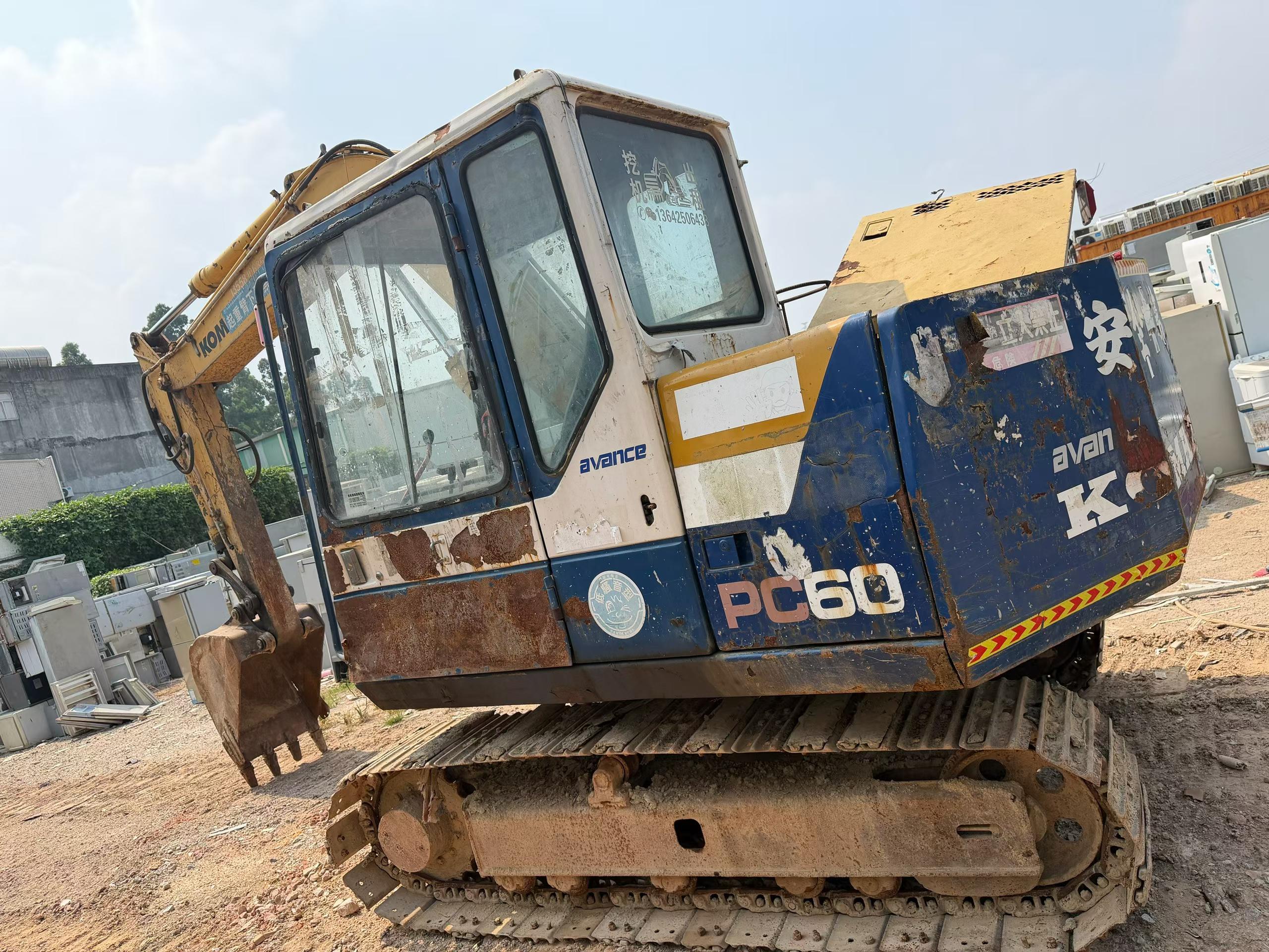 Buy Komatsu PC60-6 Used Excavator / 2 Buy Komatsu PC60-6 Used Excavator / 2