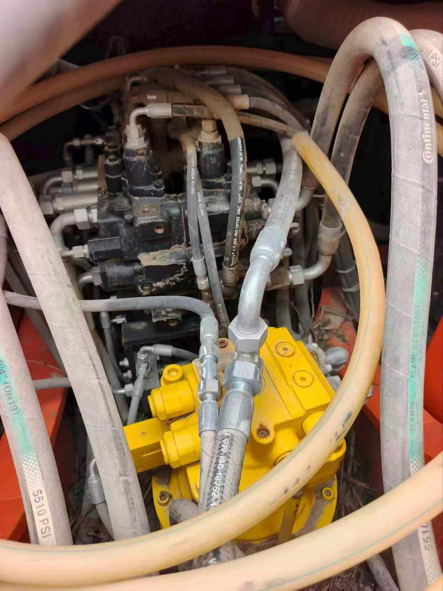 Compre Escavadeira XCMG XE150 Usada / 7