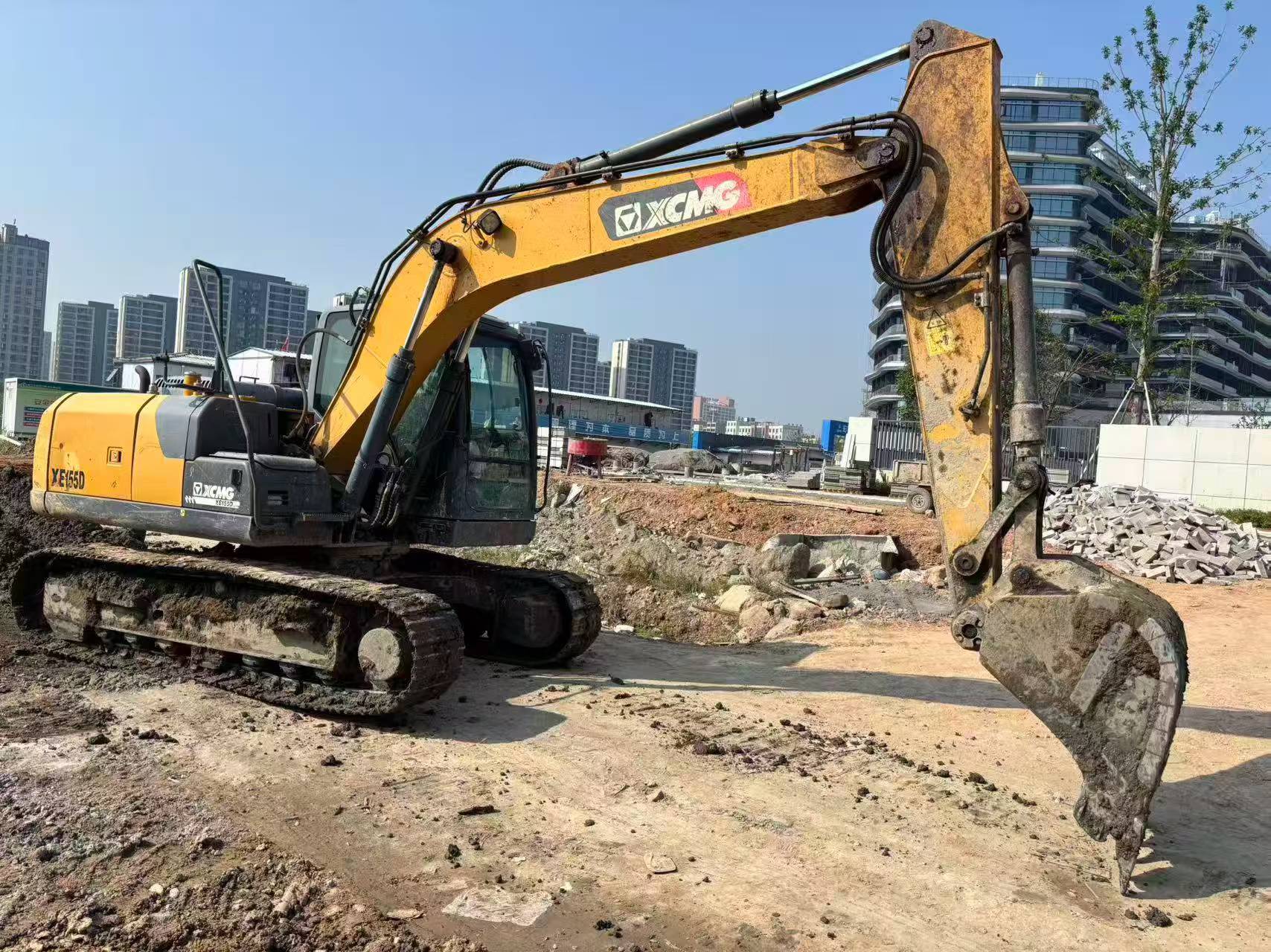 Buy XCMG XE135B Used Excavator / 1