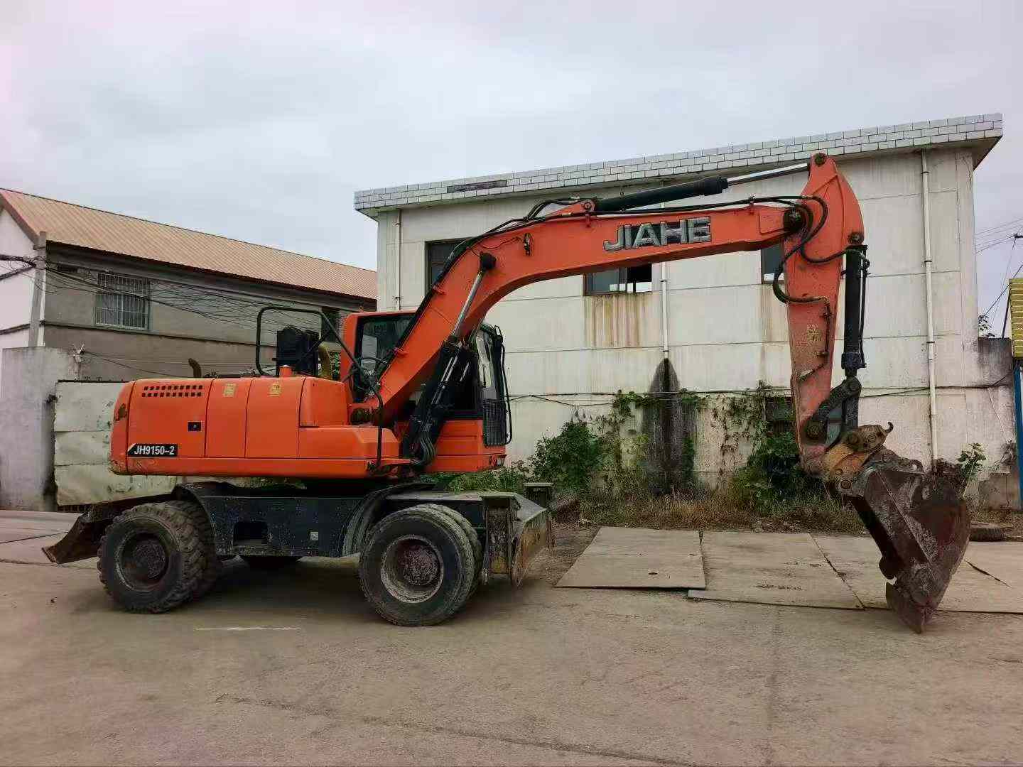 Compre Escavadeira XCMG XE150 Usada / 2
