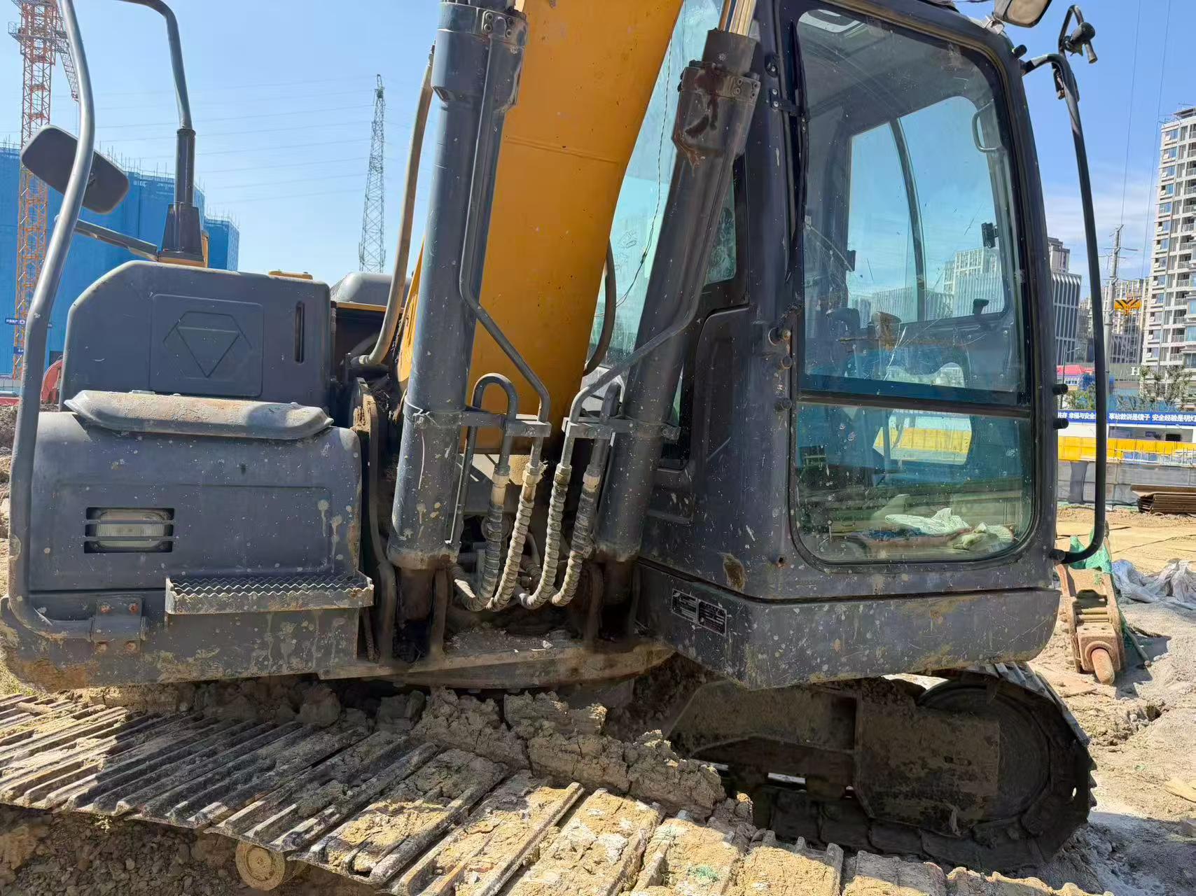 Buy XCMG XE135B Used Excavator / 3 Buy XCMG XE135B Used Excavator / 3