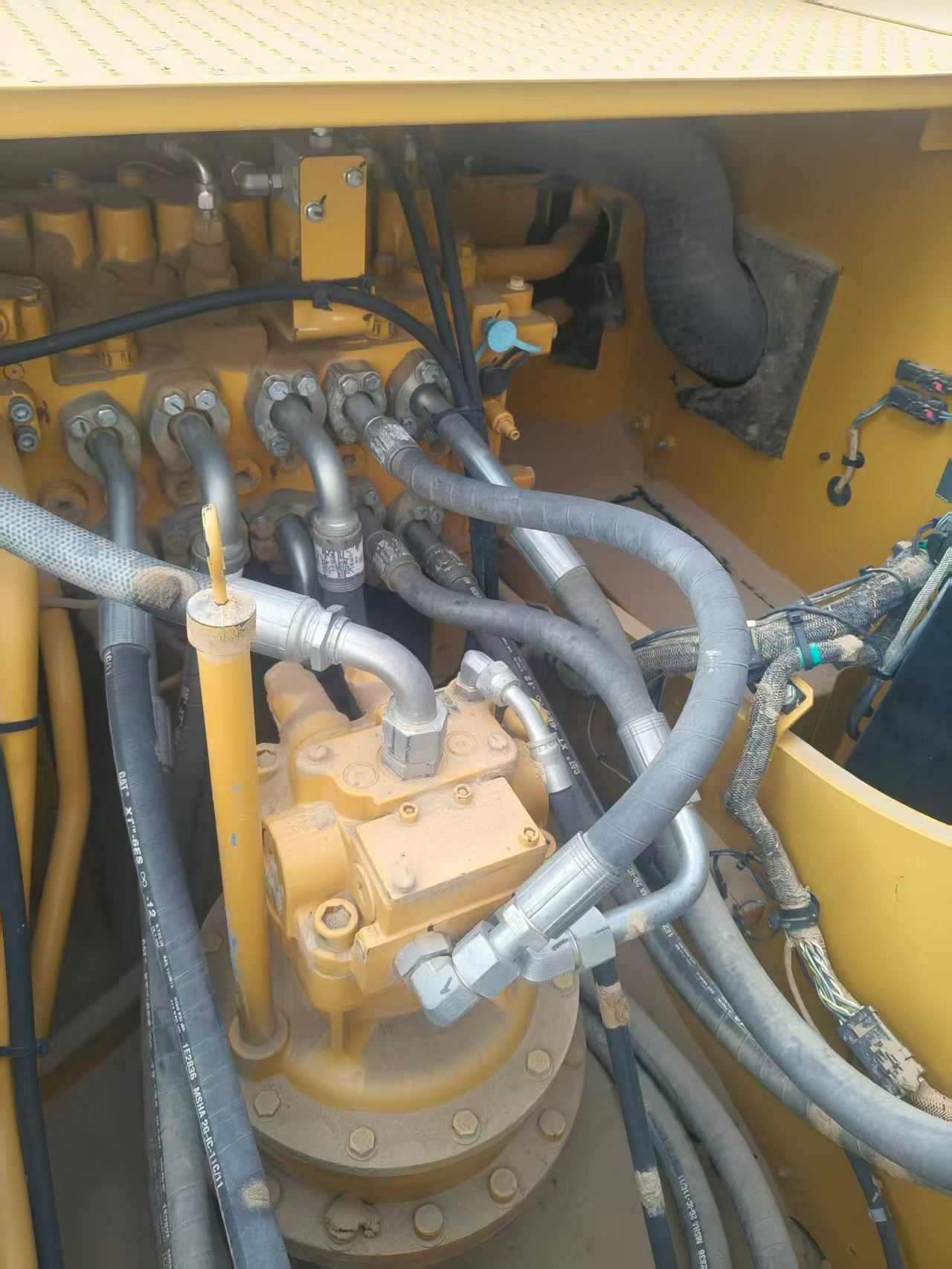 Buy Caterpillar 323 Used Excavator / 4 Buy Caterpillar 323 Used Excavator / 4