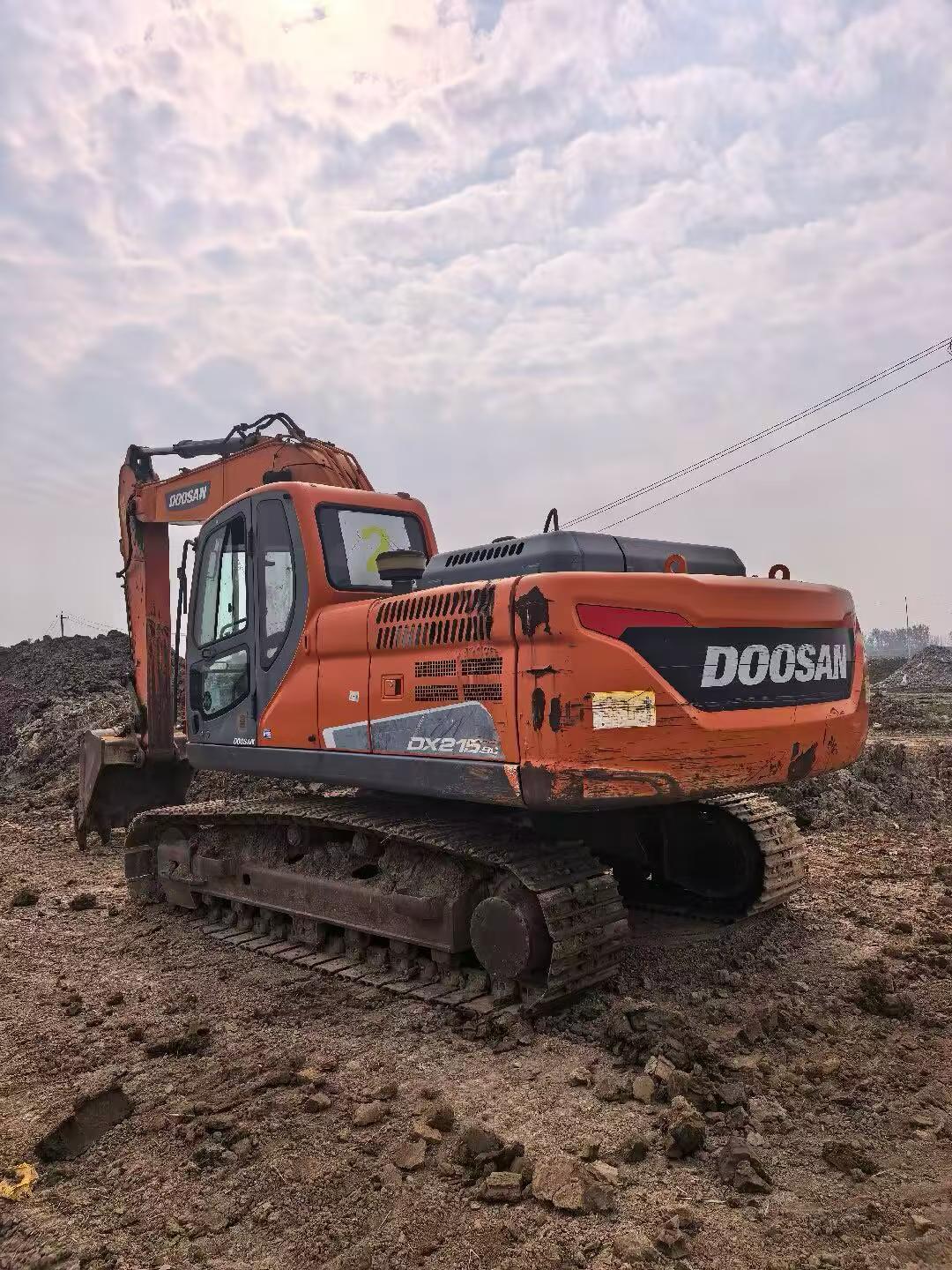 Buy Doosan DH215-7 Used Excavator / 3 Buy Doosan DH215-7 Used Excavator / 3