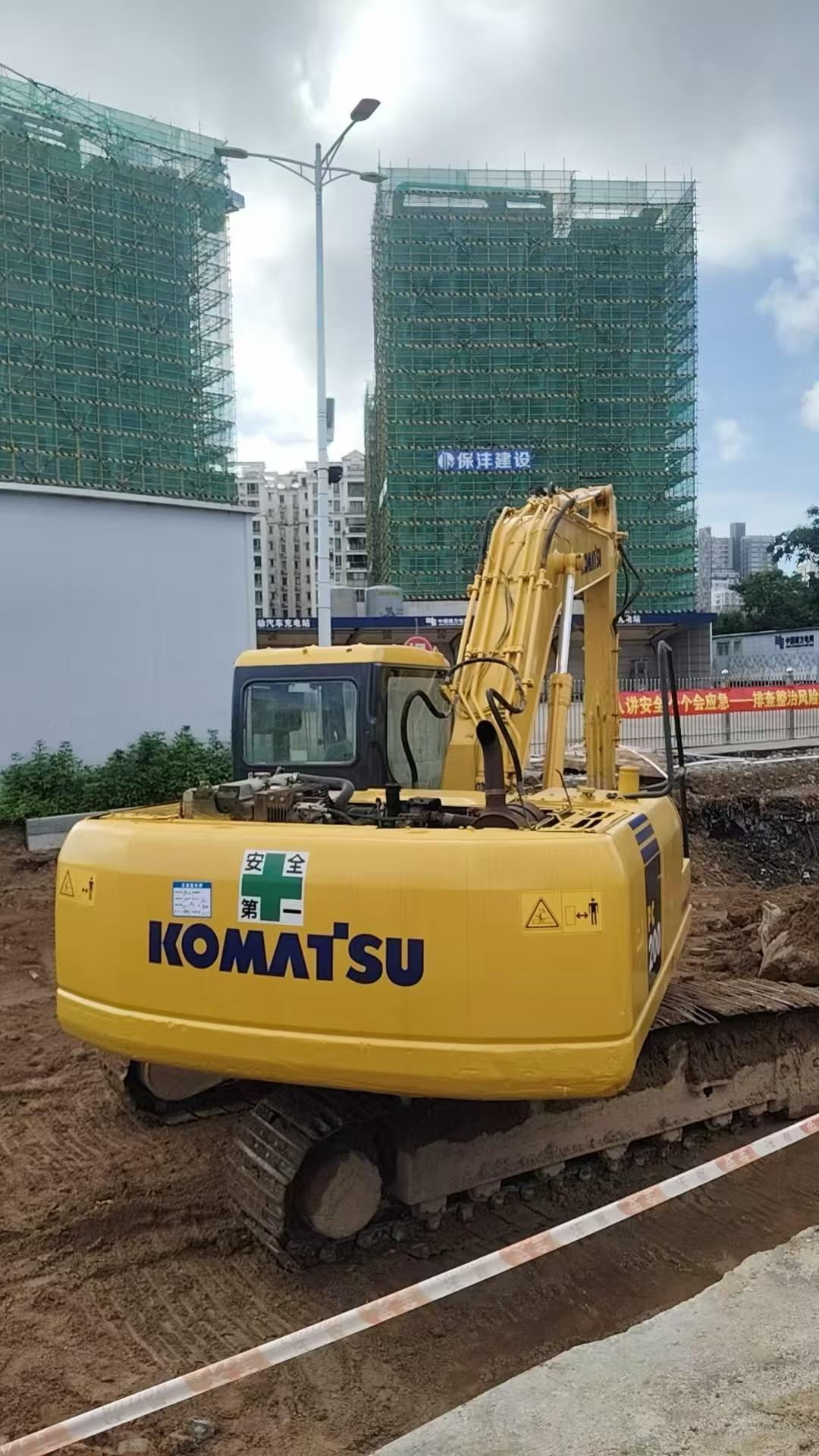 Buy Komatsu PC200-7 Used Excavator / 7