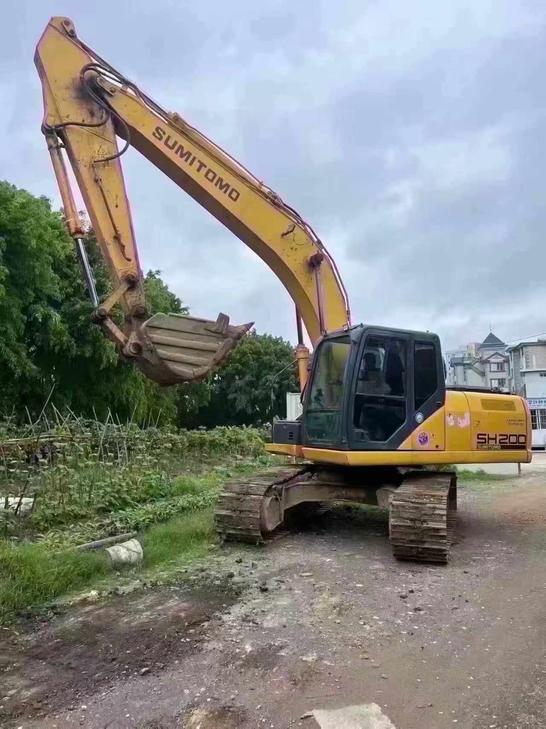 Buy Sumitomo SH200 Used Excavator / 1