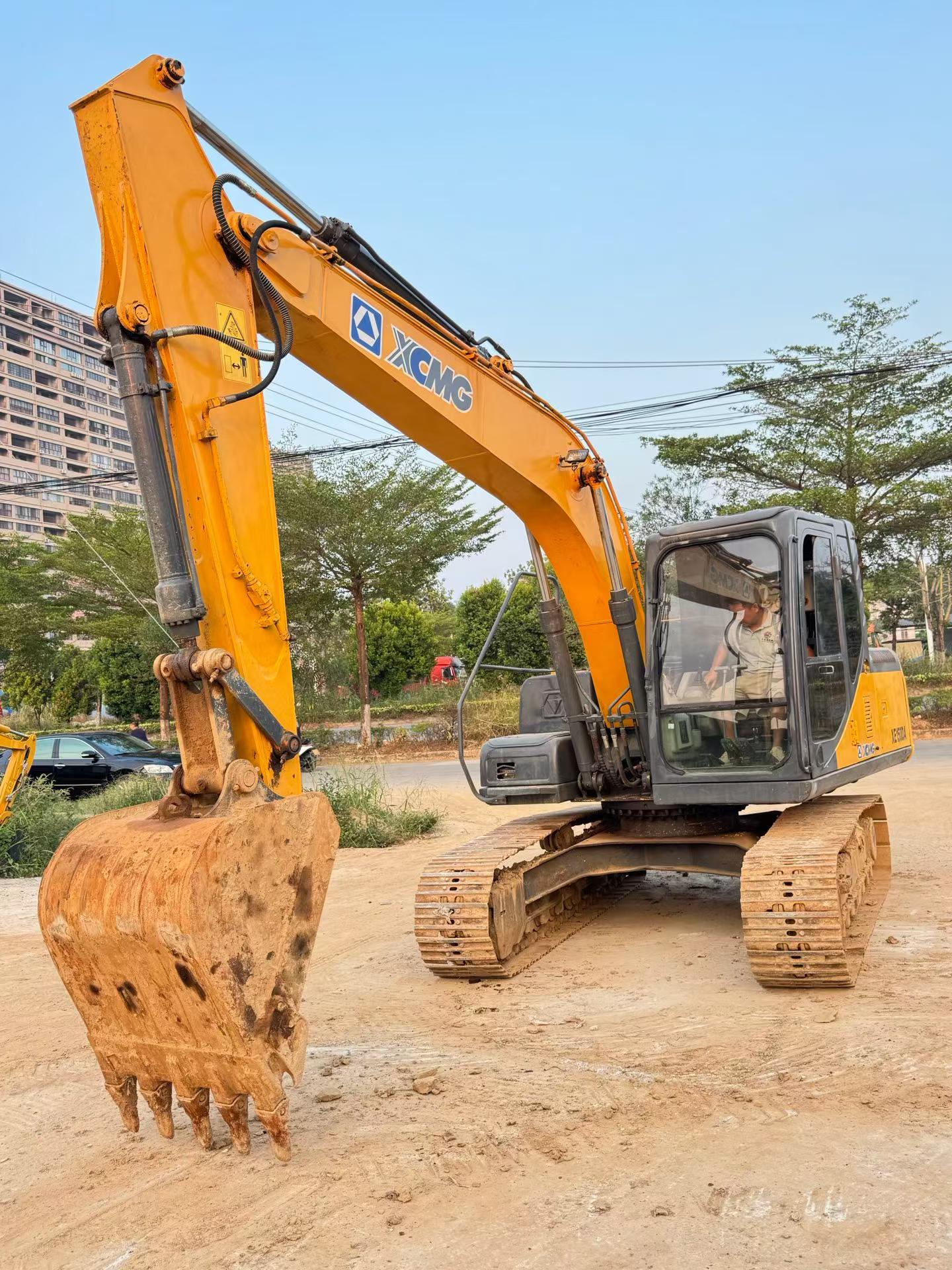 Buy XCMG XE150 Used Excavator / 6