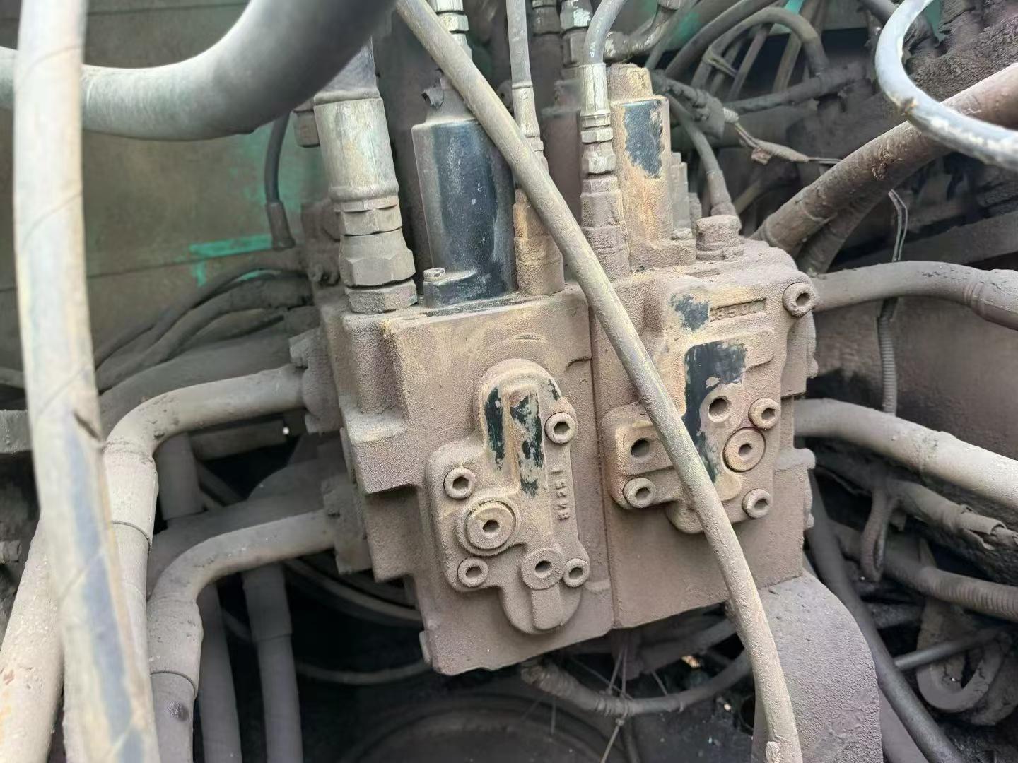 شراء حفارة Kobelco SK350-8 مستعملة / 8